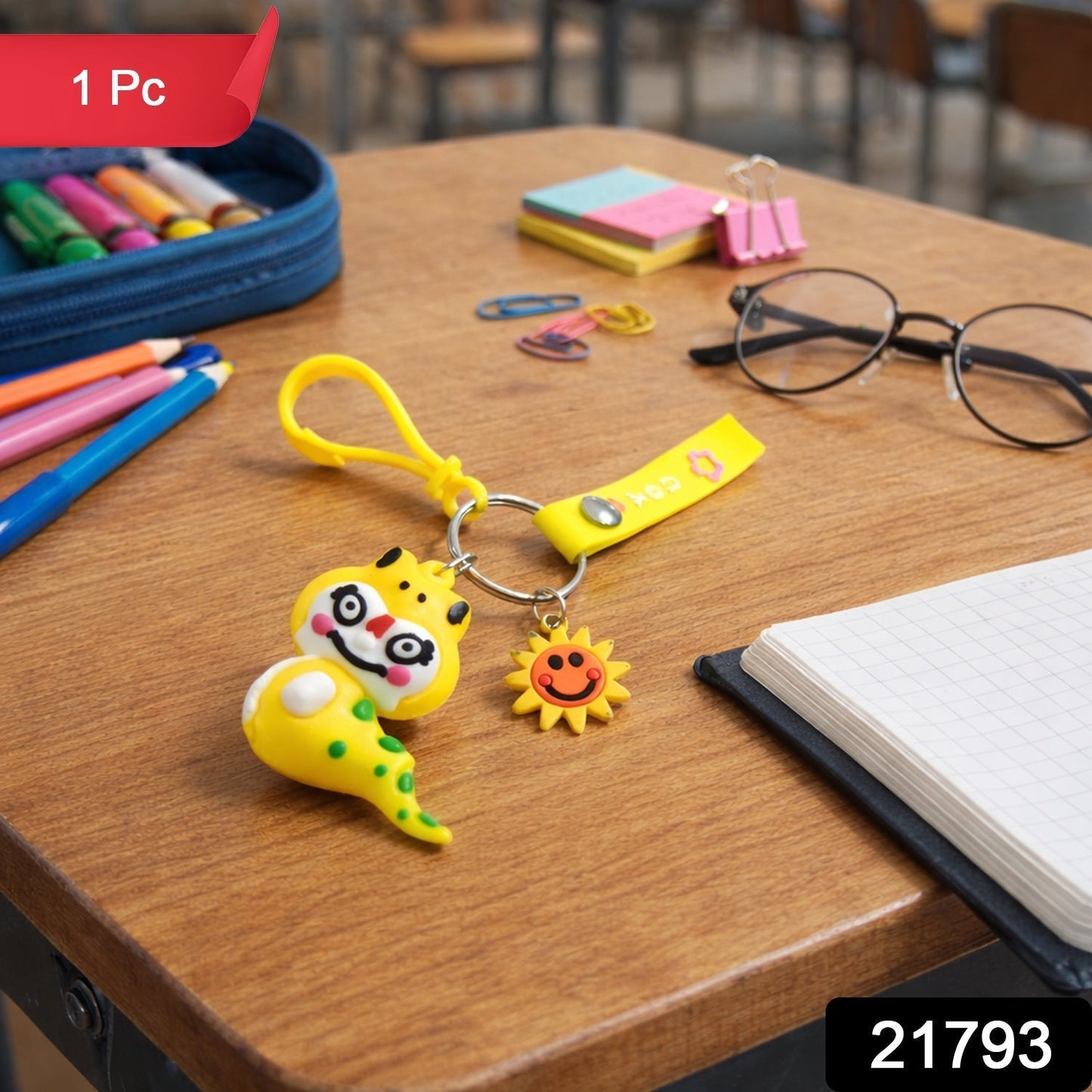 Cute Cartoon Dinosaur Style Keychain with Strap and Decorative Charm (1 Pc)