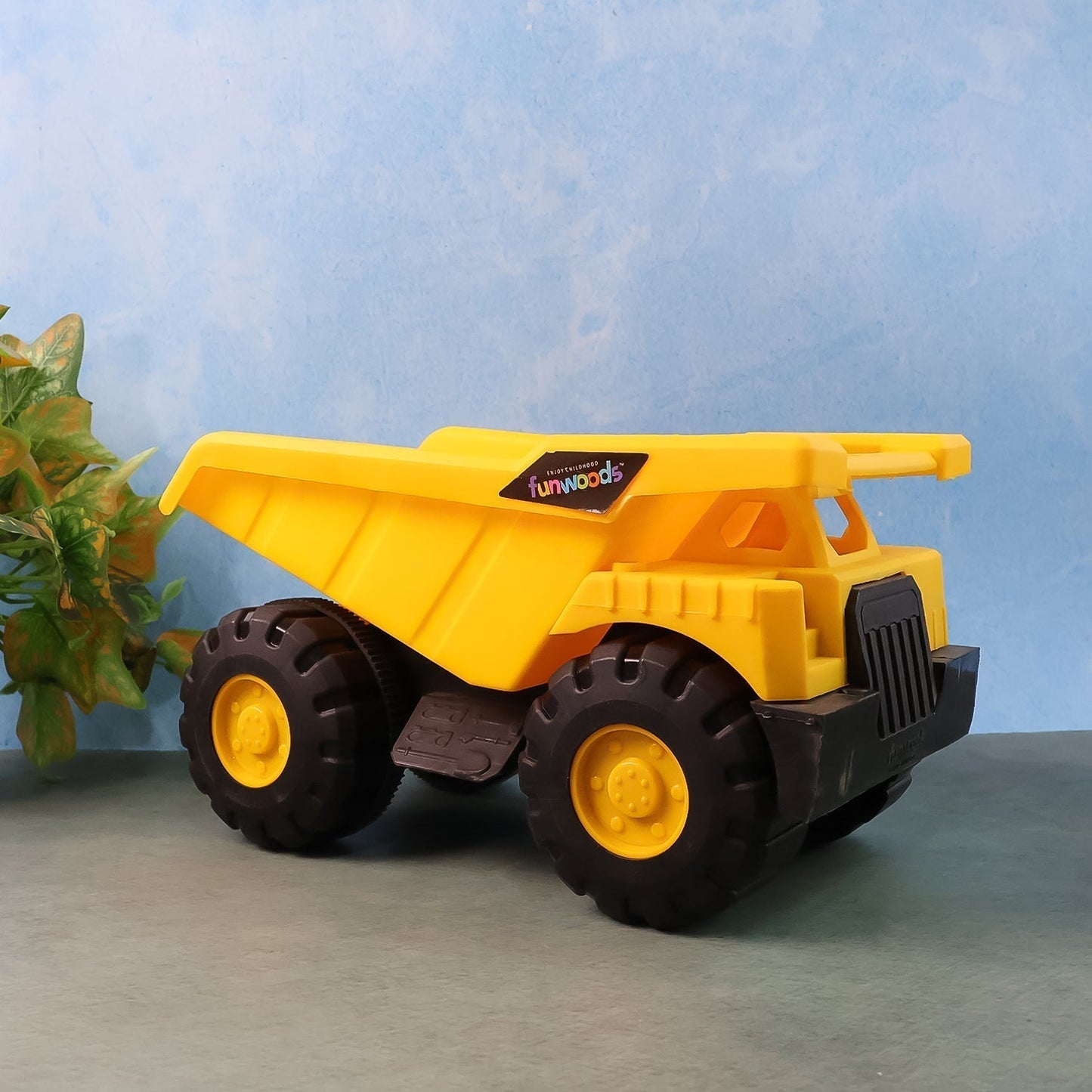 Funwoods Friction-Powered Dump Truck Toy - (1 Pc)