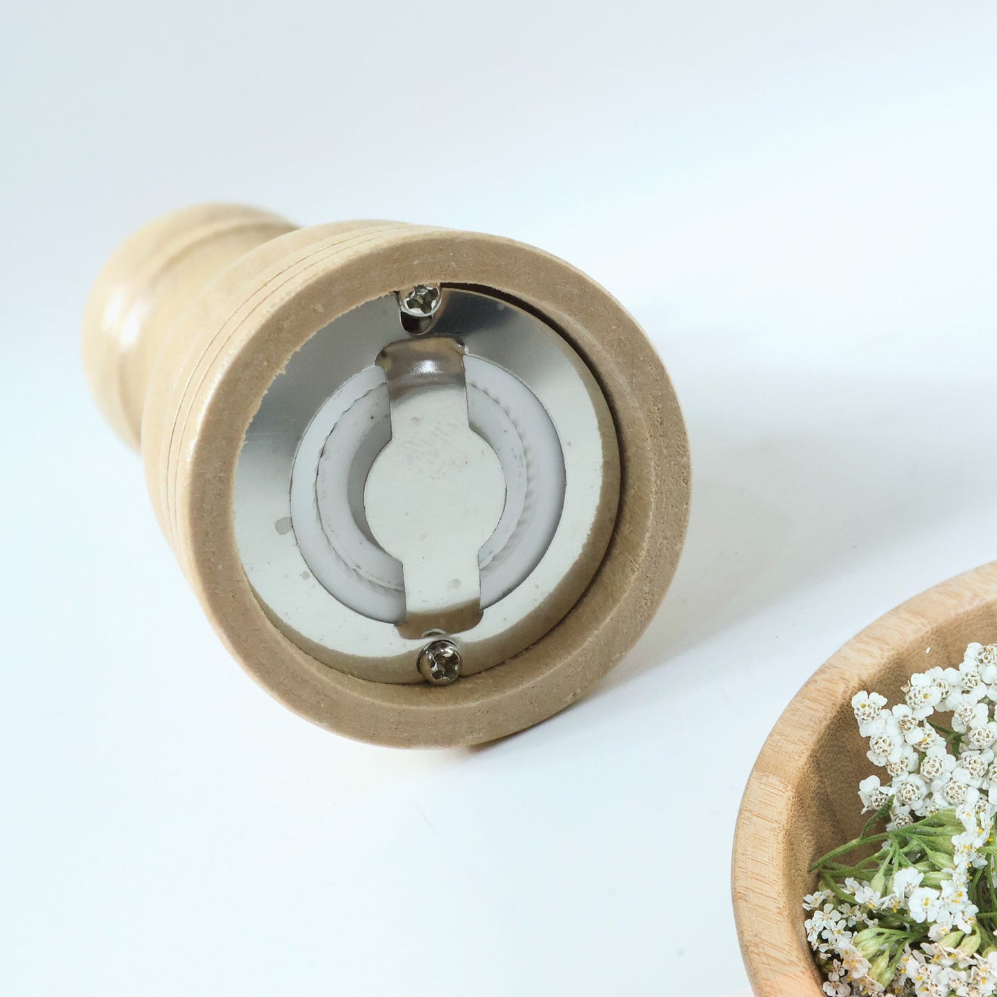 Classic Wooden Manual Pepper Grinding Mill (1 Pc)