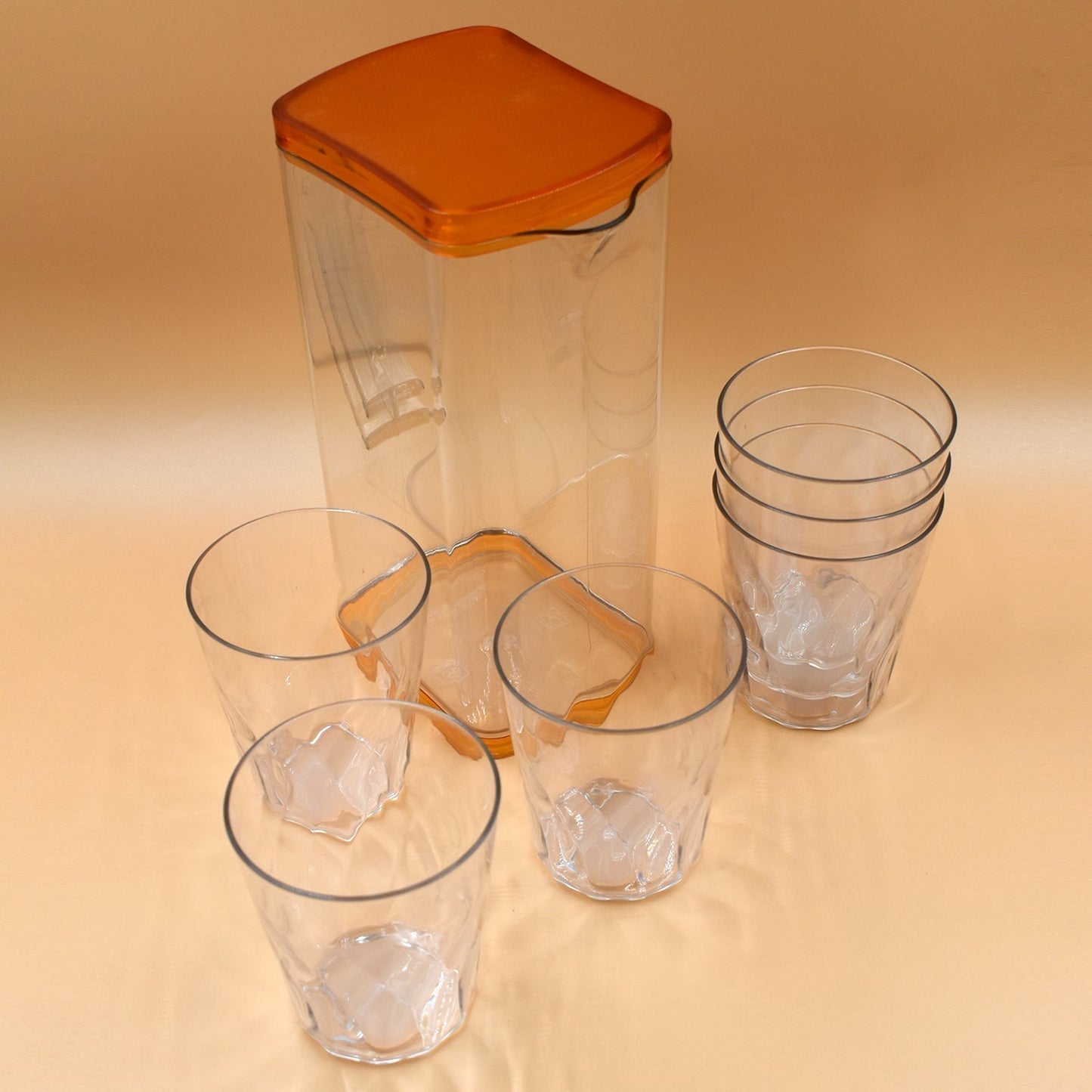 Resistant Glass Jug for Juice, Milk, Cold or Hot Beverages (plastic)