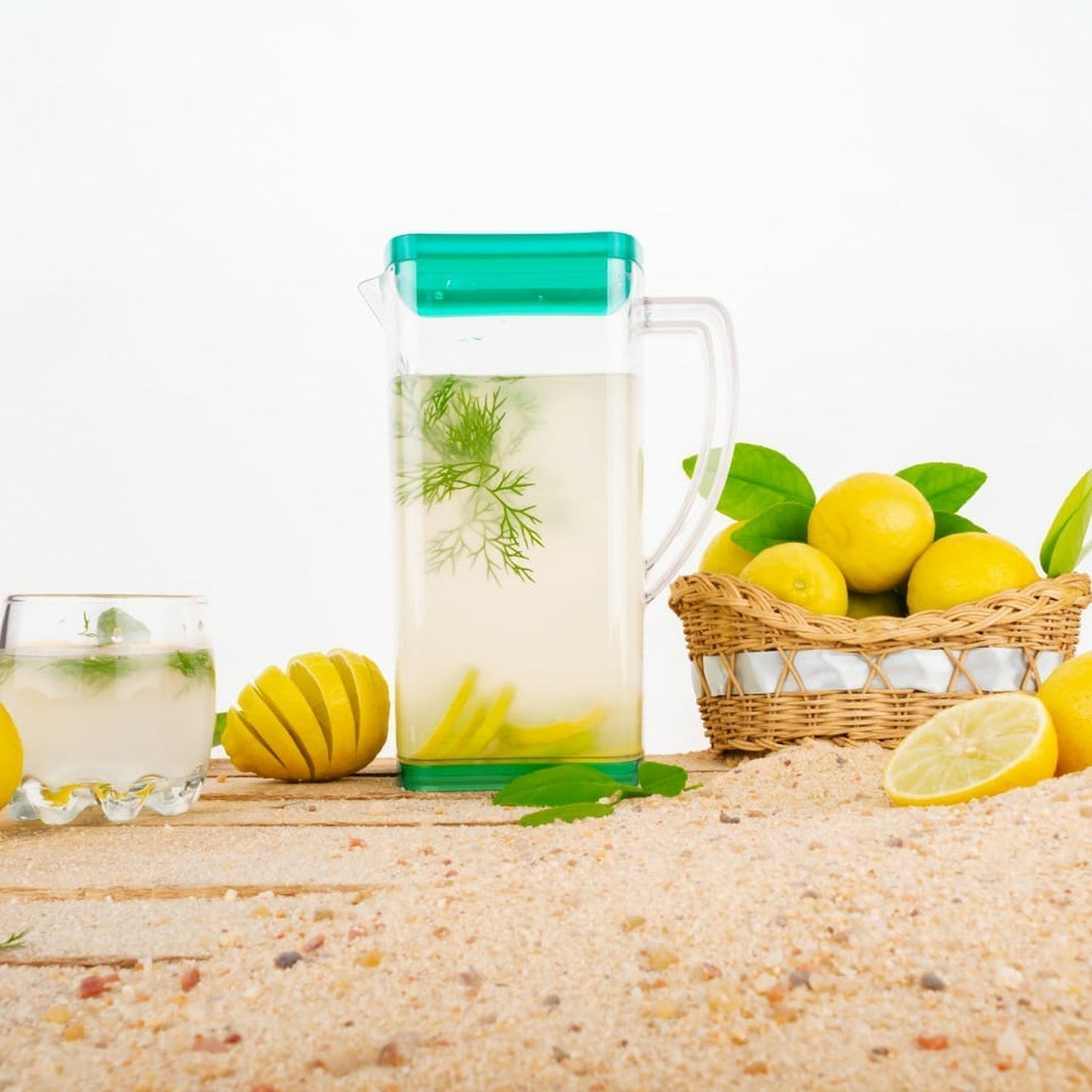 Resistant Glass Jug for Juice, Milk, Cold or Hot Beverages (plastic)
