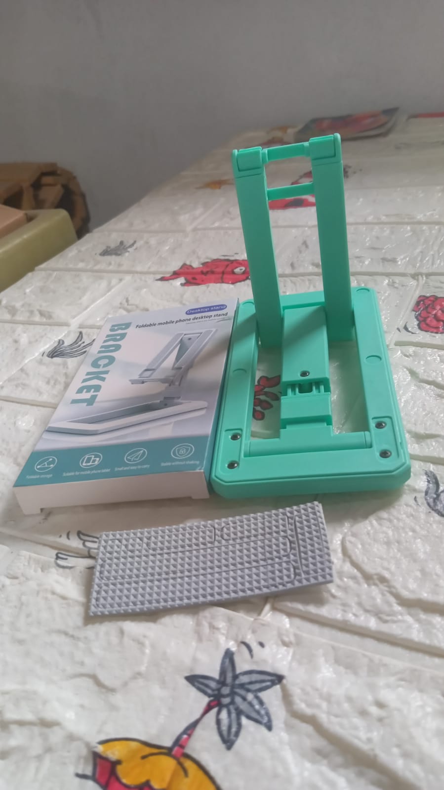 Adjustable Foldable Mobile Stand – Non-Slip, Sturdy for Smartphones