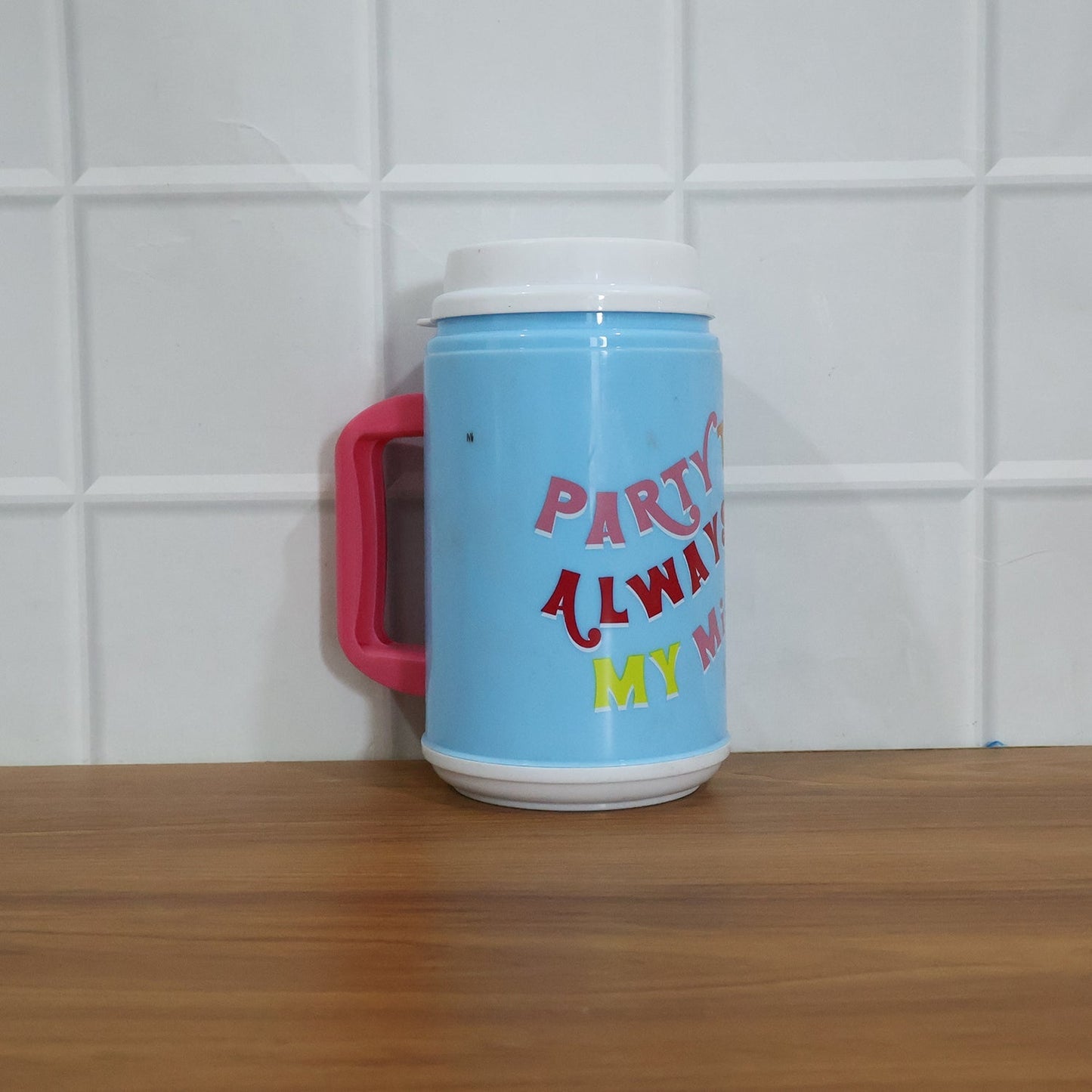 Big Plastic Insulated Mug With Straw 1 Pc 709 ML