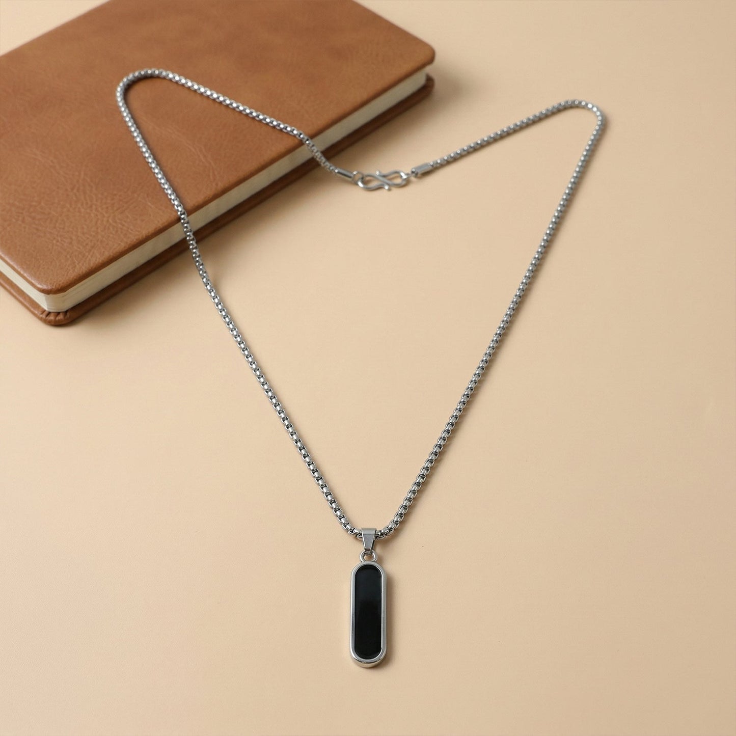 Elegant Metal Pendant Locket Necklace with Box