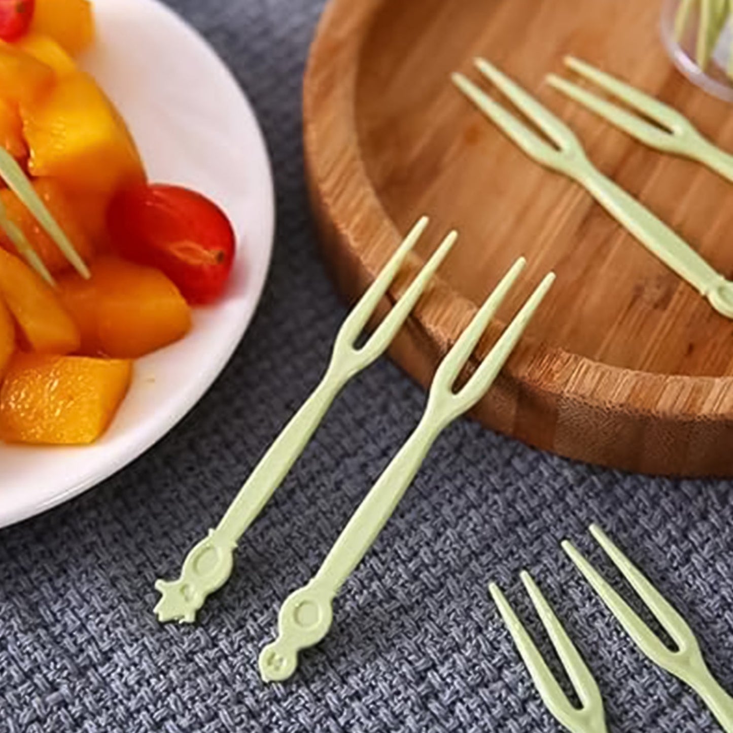 Plastic Fruit Forks Cake Dessert Forks Mini Forks (50 Pcs Set)