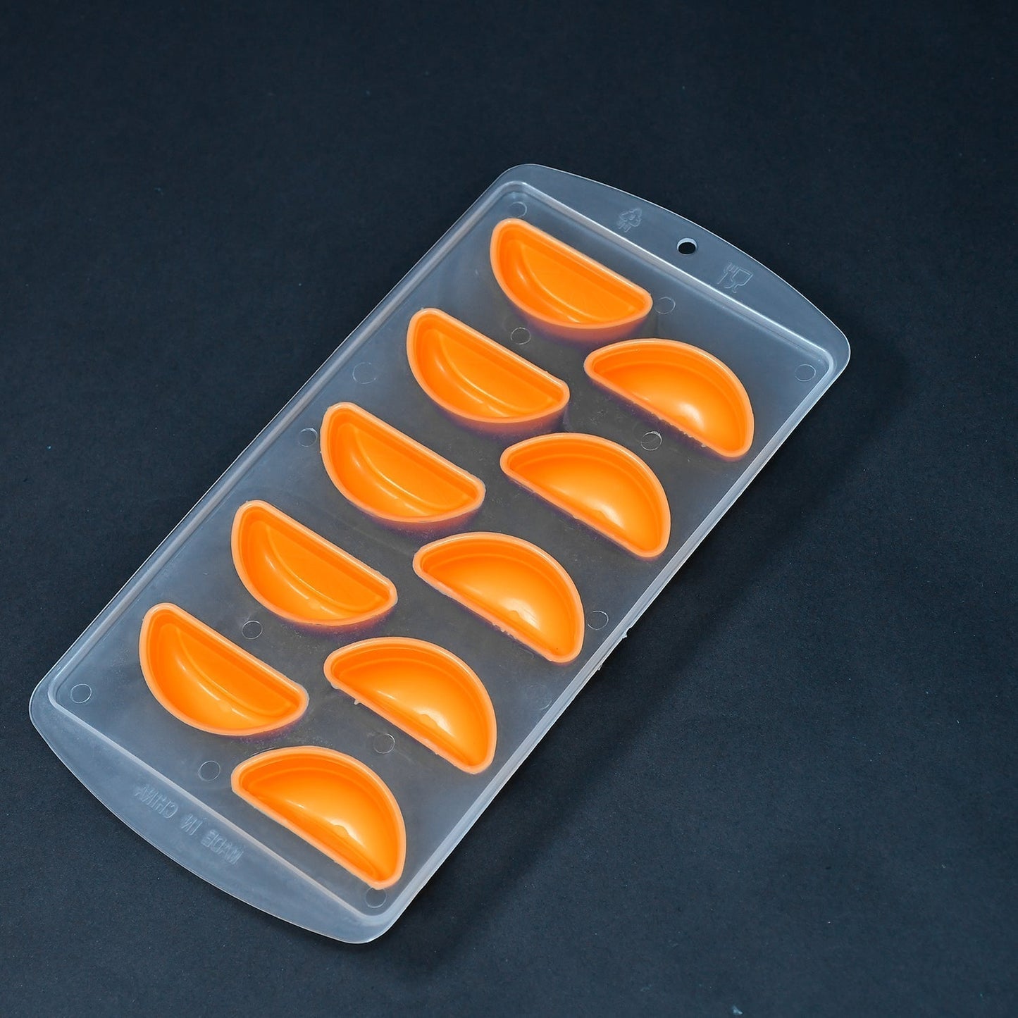 Mix design Ice Trays for Freezer with Easy to Release Flexible Silicone shape ice cavity.