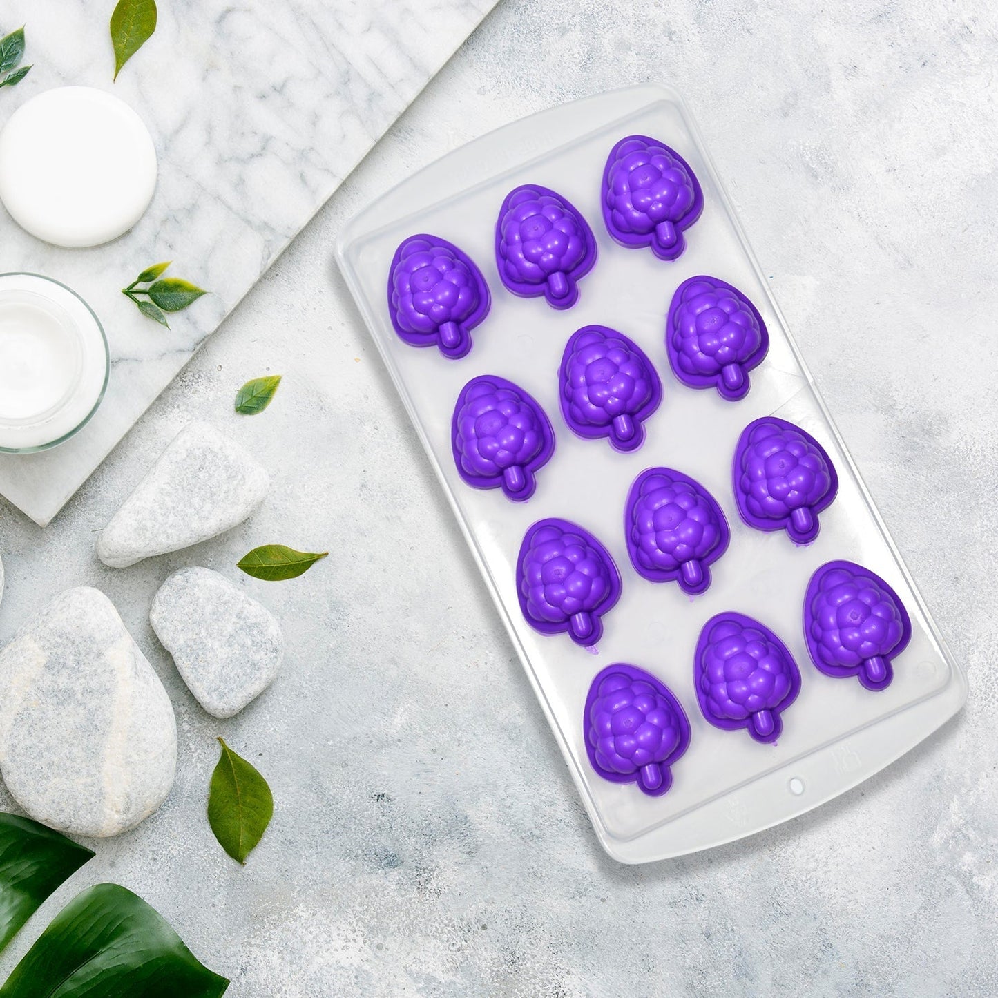 Mix design Ice Trays for Freezer with Easy to Release Flexible Silicone shape ice cavity.