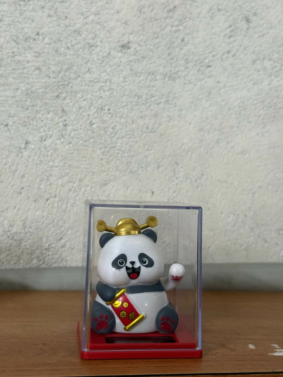 Solar Powered Lucky Panda Waving Toy â€“ Auto Hand Moving Dashboard Decor