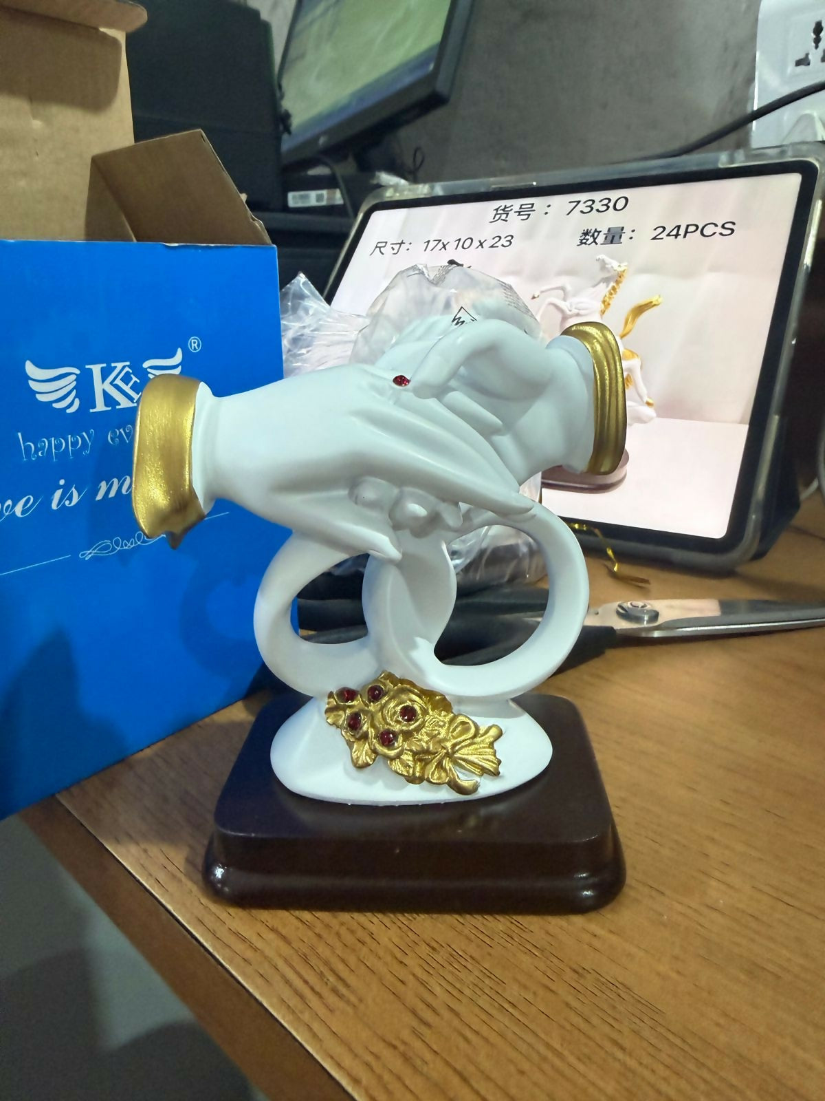 White and Gold Couple Hand Sculpture Showpiece with Ring Design Home Decor