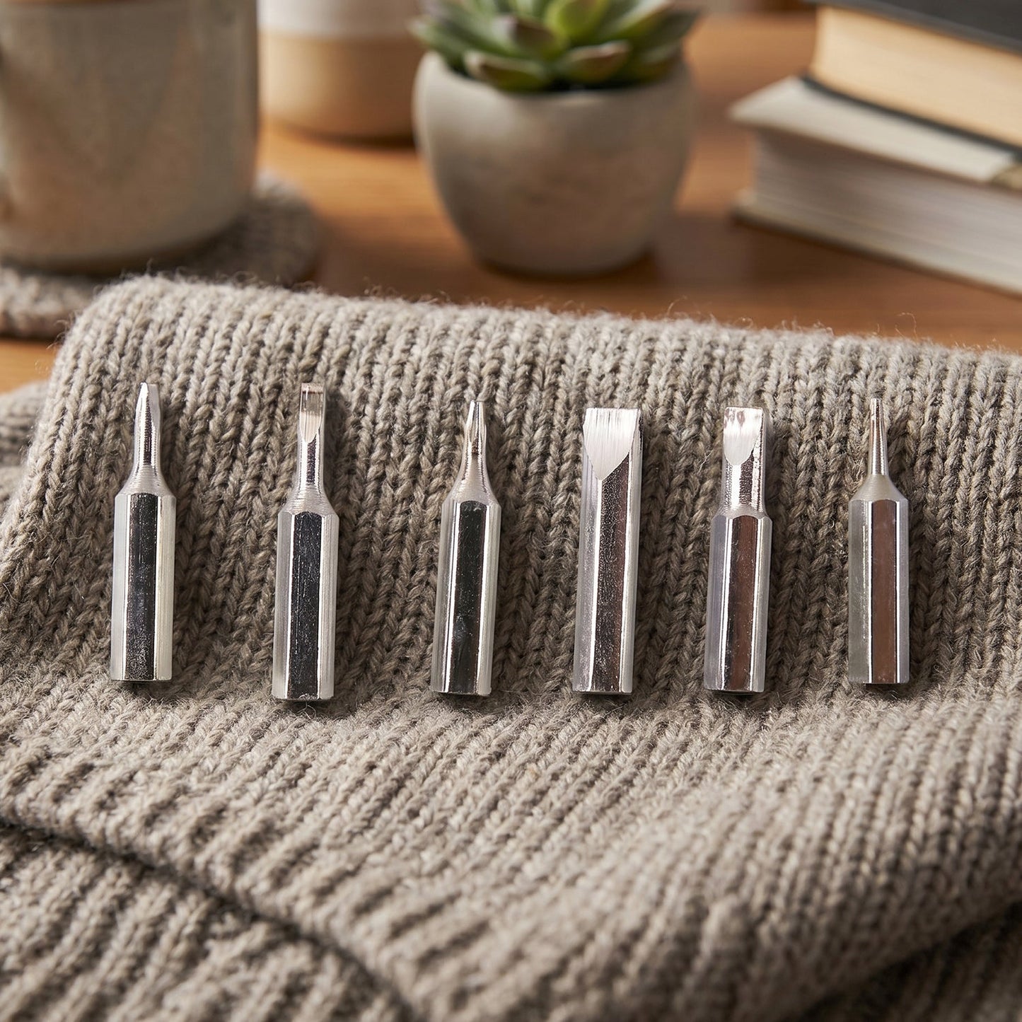 24 in 1 Precision Screwdriver Tool Kit - Medium Size (1 Set)