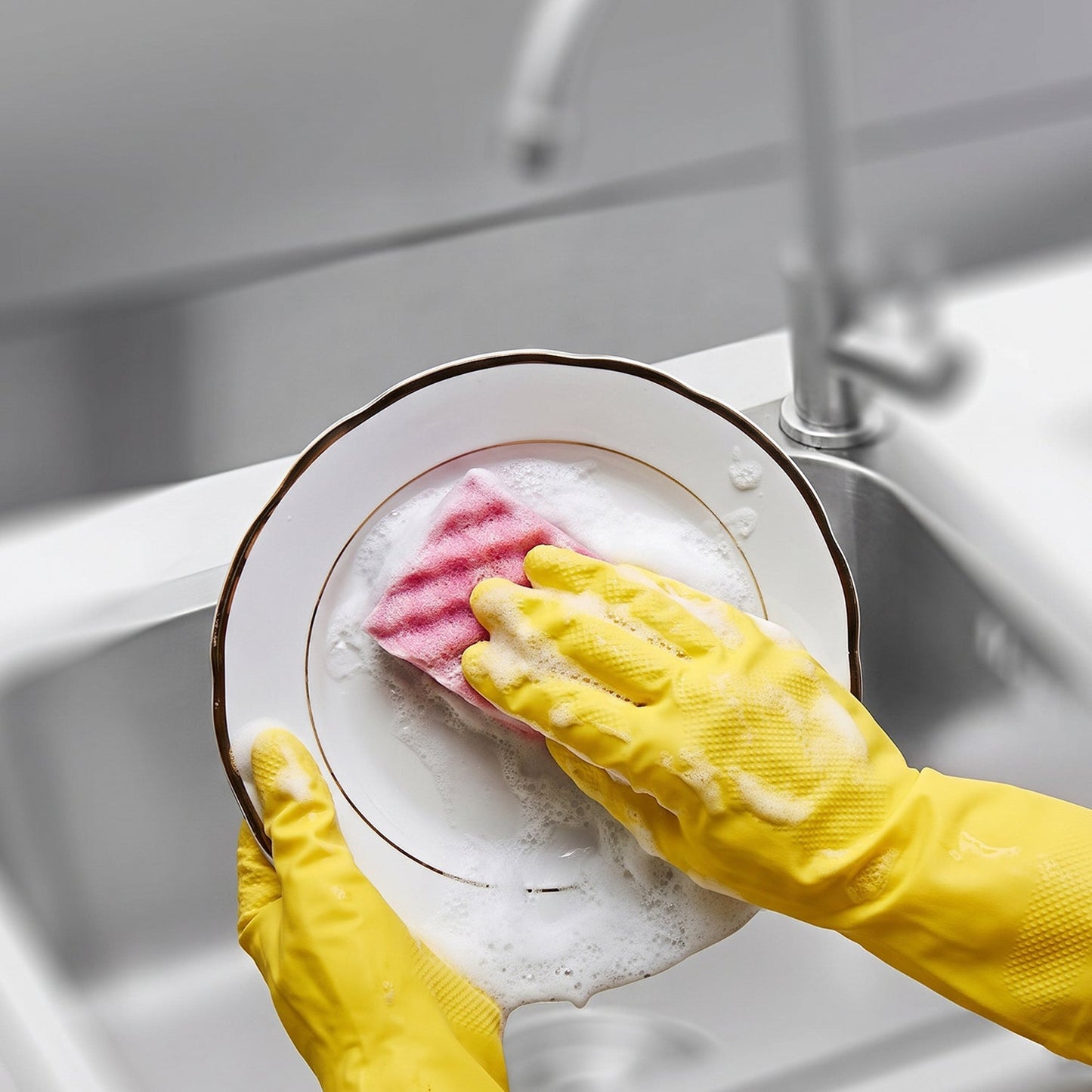 Large Victor Yellow Cleaning Rubber Gloves Reusable Kitchen Dishwash (1 Pair)