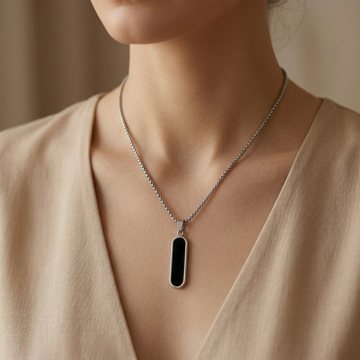Elegant Metal Pendant Locket Necklace with Box