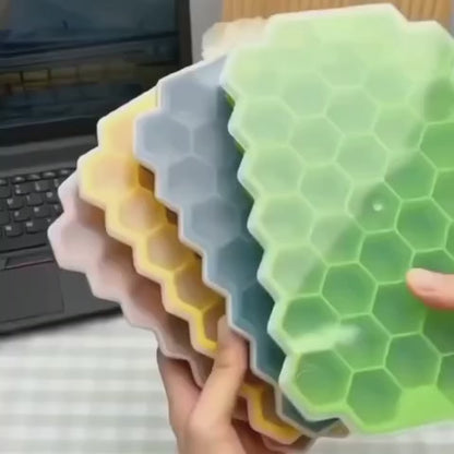 Honey Shape Silicone Ice Tray with Lid – Hexagon Ice Cube Mold, Flexible & BPA-Free (1 pcs)
